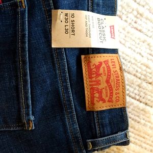 NWT Levi's Jeans 10 short